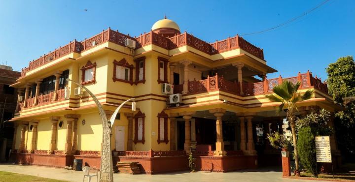 Hotel Siddhartha Palace Ahmedabad Exterior foto