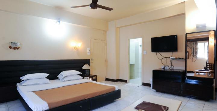 Hotel Siddhartha Palace Ahmedabad Exterior foto